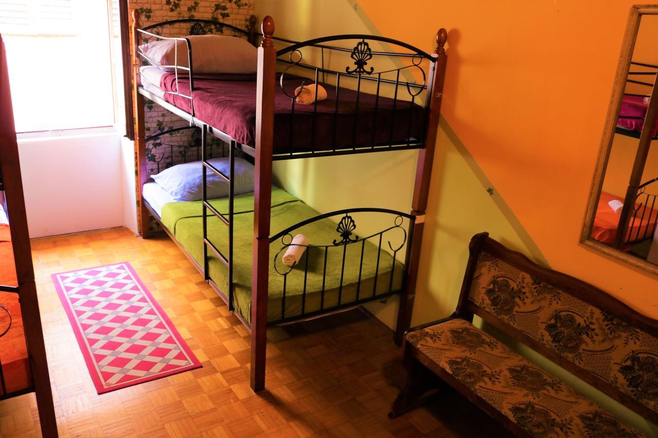 Hostel Alma 2 Пореч Экстерьер фото